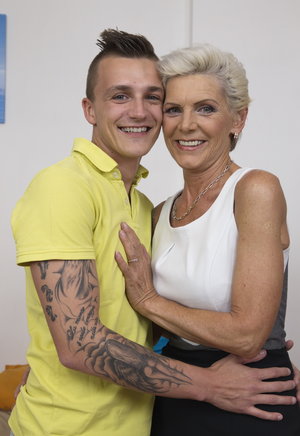 18 year old black girl Nia Nacci doffs school clothes to poses naked